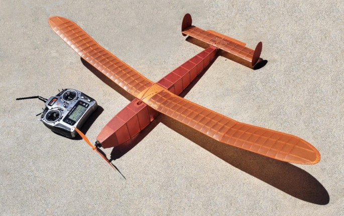 The Altimeter-Hybrid alongside Paul's D8 Controller